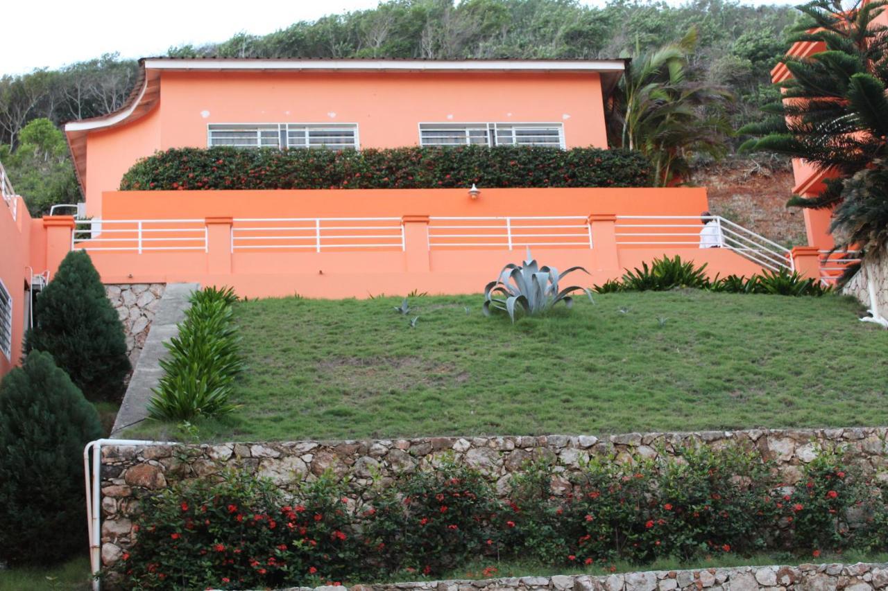 Rival Hotel Cap-Haitien Exterior photo